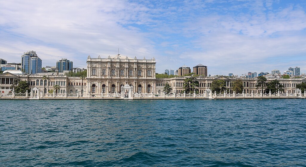 JEWELS OF ISTANBUL / Dolmabahce Palace, Bosphorus Boat Trip, Spice Bazaar
